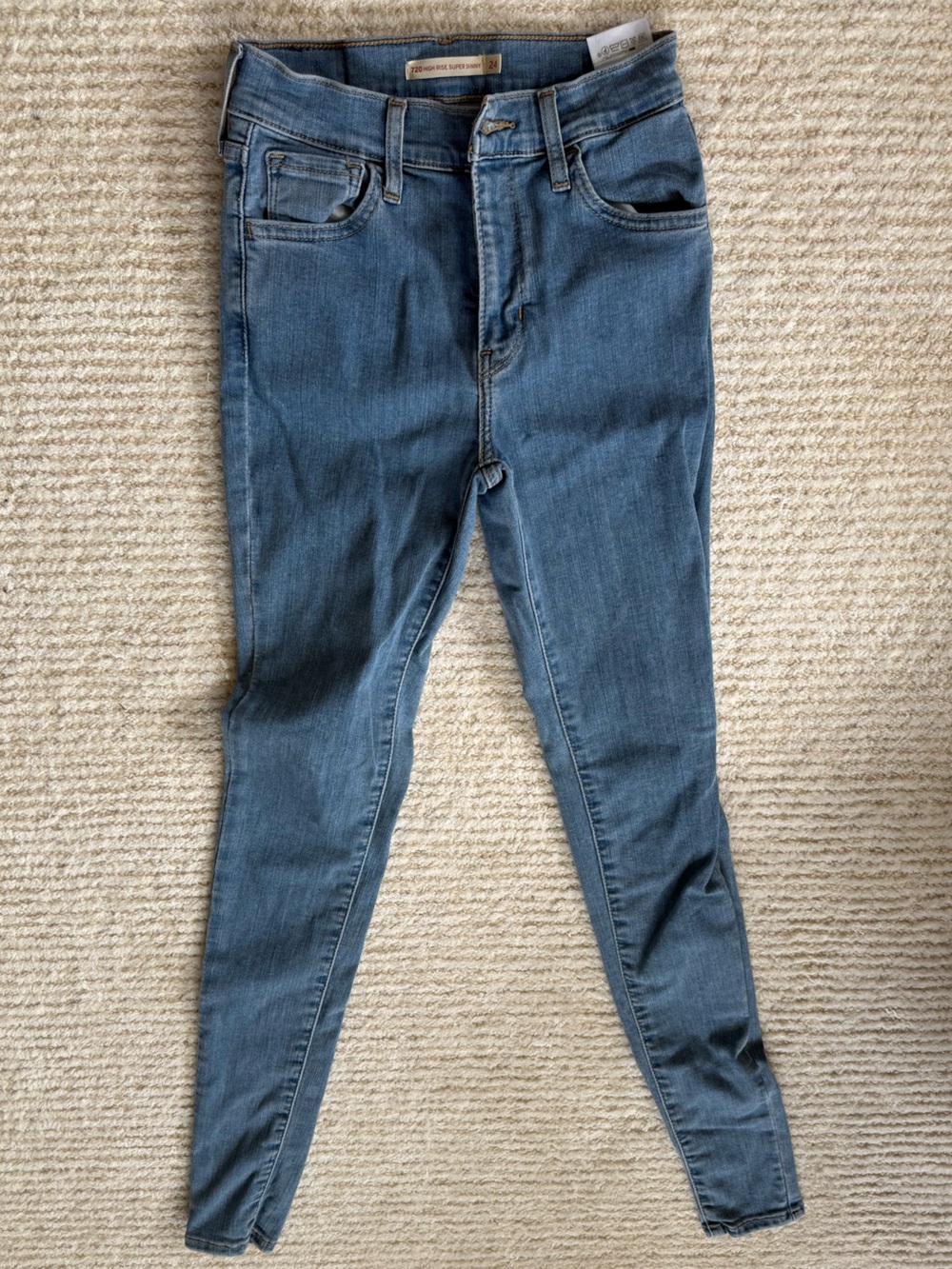 Levi's Skinny Jeans in Medium Blue Wash